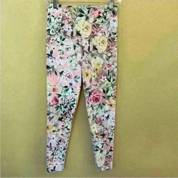 Generation Love "Pink Floral Bloom Brittany
Leggings"' Small New Without Tags! - Picture 4 of 7